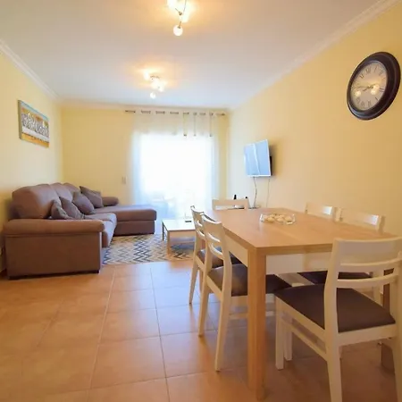 Perfect New In Αλμπουφέιρα