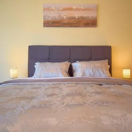 Perfect New In * Αλμπουφέιρα