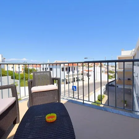 Perfect New In * Αλμπουφέιρα