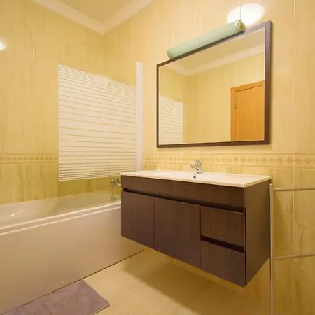 Perfect New In 阿尔布费拉